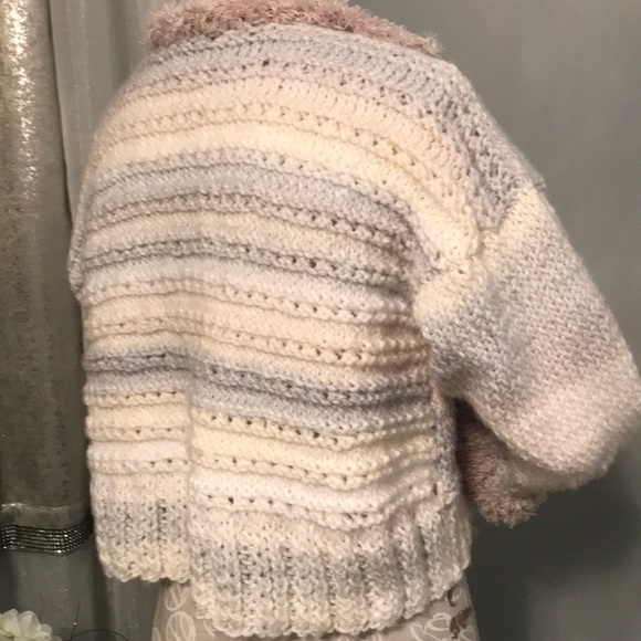 Hand crochet sweater - Picture 2 of 3